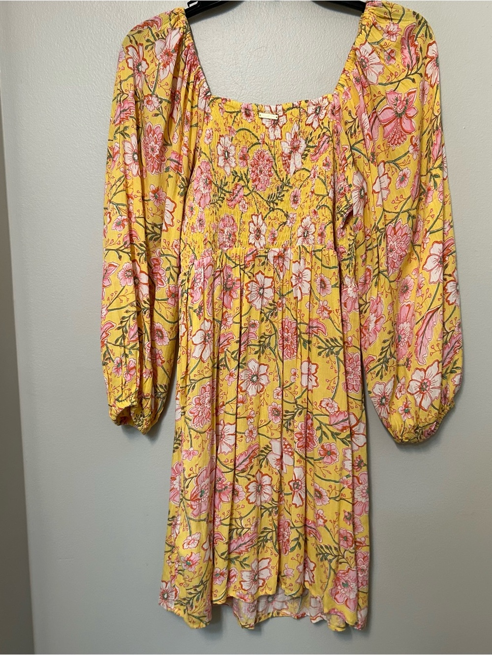 Billabong Paradise Days Dress‎ Golden smocked bodice Boho Peasant Floral Medium - Picture 9 of 11